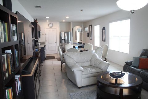 Casa en alquiler en Kissimmee, Florida, 3 dormitorios, 153.38 m2 № 1819642 - foto 8
