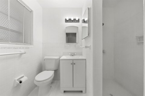 House in Miami, Florida 1 bedroom, 46.45 sq.m. № 1919981 - photo 8