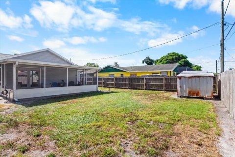 House in Sarasota, Florida 2 bedrooms, 80.27 sq.m. № 2195798 - photo 7