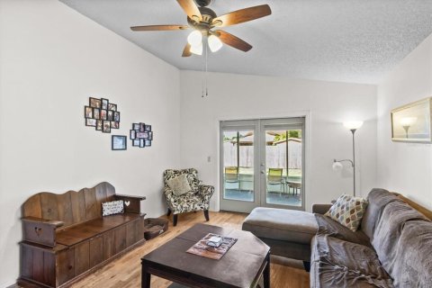 House in Sarasota, Florida 2 bedrooms, 80.27 sq.m. № 2195798 - photo 11