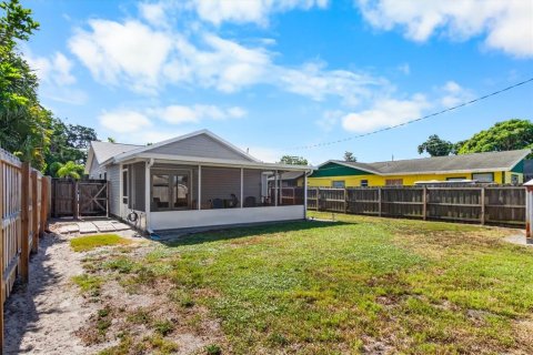 House in Sarasota, Florida 2 bedrooms, 80.27 sq.m. № 2195798 - photo 19