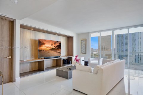 Снять в аренду кондоминиум в Майами, Флорида 2 спальни, 165.74м2, № 1991556 - фото 12