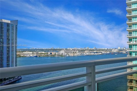 Снять в аренду кондоминиум в Майами, Флорида 2 спальни, 165.74м2, № 1991556 - фото 14