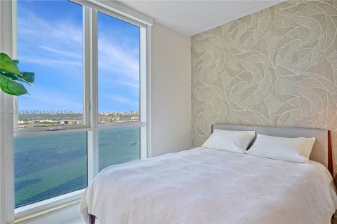 Снять в аренду кондоминиум в Майами, Флорида 2 спальни, 165.74м2, № 1991556 - фото 18