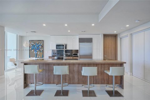 Снять в аренду кондоминиум в Майами, Флорида 2 спальни, 165.74м2, № 1991556 - фото 6