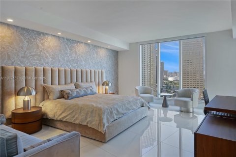 Снять в аренду кондоминиум в Майами, Флорида 2 спальни, 165.74м2, № 1991556 - фото 25