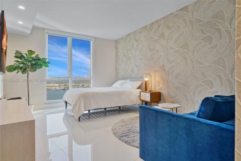 Снять в аренду кондоминиум в Майами, Флорида 2 спальни, 165.74м2, № 1991556 - фото 16