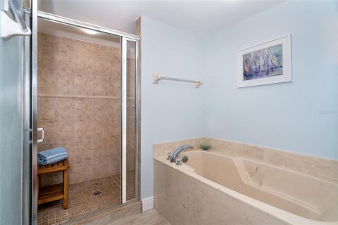 Condo in Englewood, Florida, 3 bedrooms  № 1802360 - photo 26