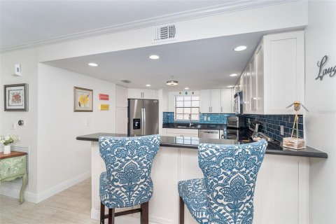 Condo in Englewood, Florida, 3 bedrooms  № 1802360 - photo 9