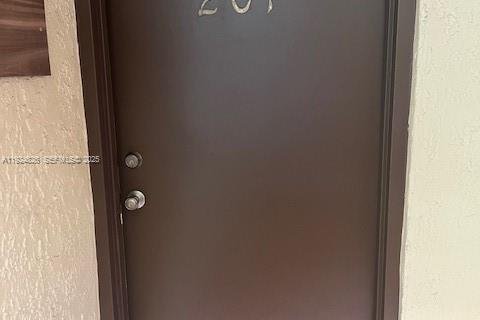 Снять в аренду квартиру в Майами, Флорида 3 спальни, 115.2м2, № 1988512 - фото 5