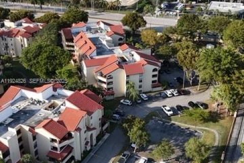 Снять в аренду квартиру в Майами, Флорида 3 спальни, 115.2м2, № 1988512 - фото 4