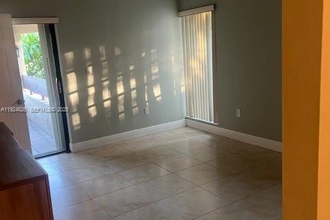 Снять в аренду квартиру в Майами, Флорида 3 спальни, 115.2м2, № 1988512 - фото 6