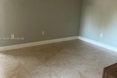 Снять в аренду квартиру в Майами, Флорида 3 спальни, 115.2м2, № 1988512 - фото 7