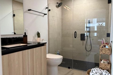 Condo in Miami, Florida, 1 bedroom № 2242806 - photo 9