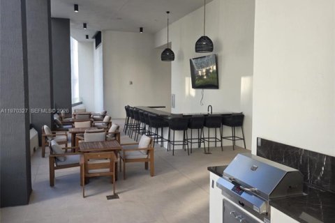 Condo in Miami, Florida, 1 bedroom № 2242806 - photo 23