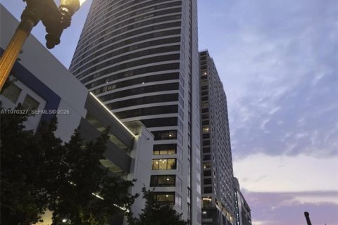Condo in Miami, Florida, 1 bedroom № 2242806 - photo 12