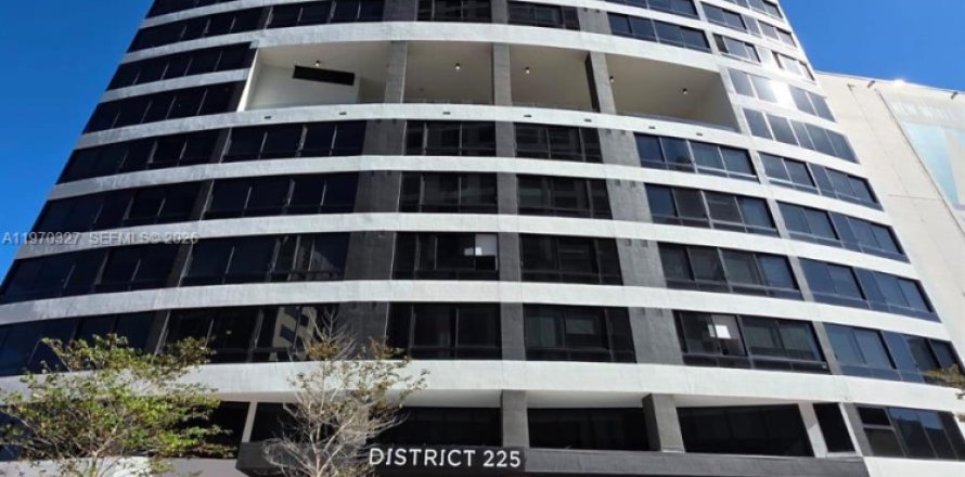 Condo in Miami, Florida, 1 bedroom № 2242806