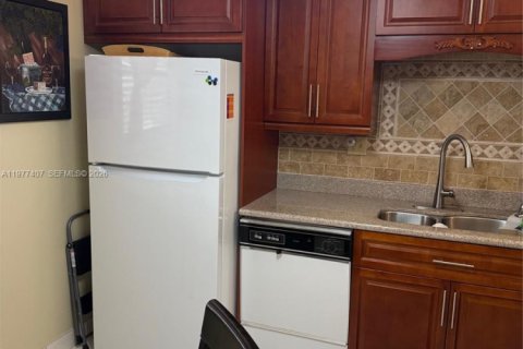 Copropriété à vendre à Tamarac, Floride: 2 chambres, 117.99 m2 № 2090537 - photo 10