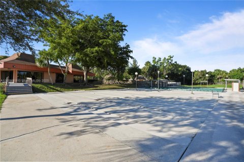 Купить кондоминиум в Маргит, Флорида 1 спальня, 66.89м2, № 1957875 - фото 28