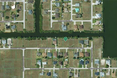 Land in Cape Coral, Florida № 2395980 - photo 2