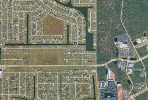 Land in Cape Coral, Florida № 2395980 - photo 4