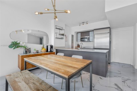 Copropriété à louer à Miami, Floride: 2 chambres, 111.48 m2 № 2145908 - photo 6