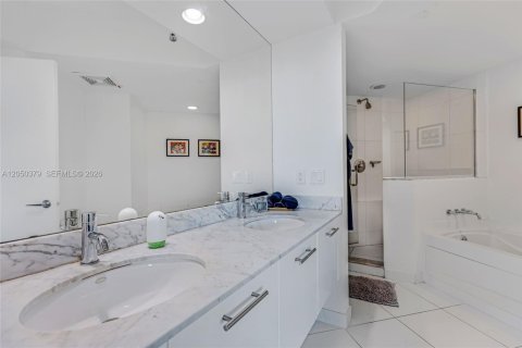 Copropriété à louer à Miami, Floride: 2 chambres, 111.48 m2 № 2145908 - photo 5
