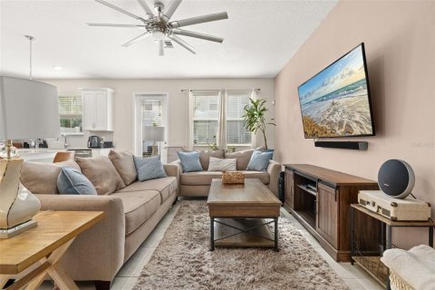 Townhouse in STOREY LAKE in Kissimmee, Florida 3 bedrooms, 173.63 sq.m. № 2229096 - photo 13