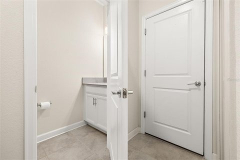 Townhouse in STOREY LAKE in Kissimmee, Florida 3 bedrooms, 173.63 sq.m. № 2229096 - photo 18