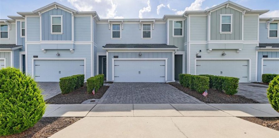 Townhouse in STOREY LAKE in Kissimmee, Florida 3 bedrooms, 173.63 sq.m. № 2229096