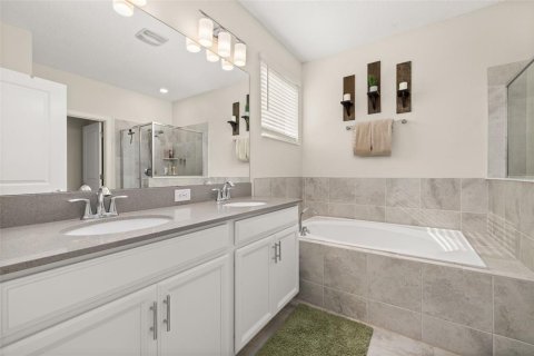 Townhouse in STOREY LAKE in Kissimmee, Florida 3 bedrooms, 173.63 sq.m. № 2229096 - photo 26