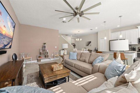 Townhouse in STOREY LAKE in Kissimmee, Florida 3 bedrooms, 173.63 sq.m. № 2229096 - photo 16