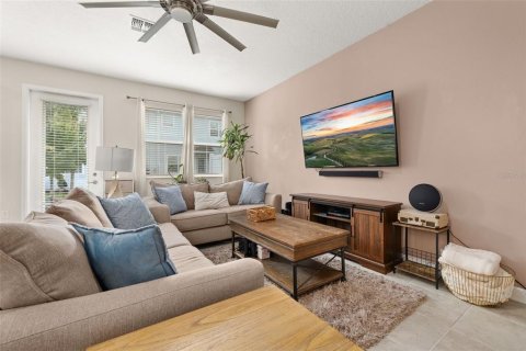 Townhouse in STOREY LAKE in Kissimmee, Florida 3 bedrooms, 173.63 sq.m. № 2229096 - photo 15