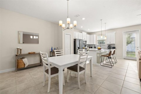 Townhouse in STOREY LAKE in Kissimmee, Florida 3 bedrooms, 173.63 sq.m. № 2229096 - photo 5