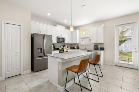 Townhouse in STOREY LAKE in Kissimmee, Florida 3 bedrooms, 173.63 sq.m. № 2229096 - photo 11
