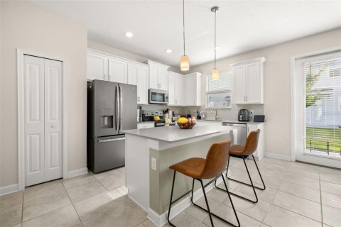 Townhouse in STOREY LAKE in Kissimmee, Florida 3 bedrooms, 173.63 sq.m. № 2229096 - photo 7