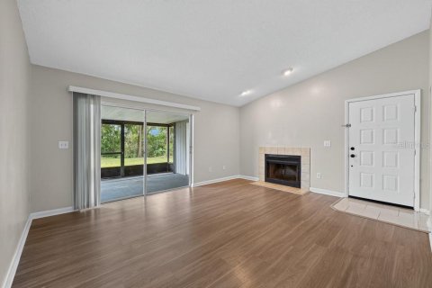 House in Brandon, Florida 3 bedrooms, 108.6 sq.m. № 2406576 - photo 6