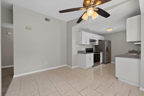 House in Brandon, Florida 3 bedrooms, 108.6 sq.m. № 2406576 - photo 11