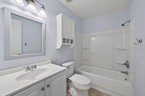 House in Brandon, Florida 3 bedrooms, 108.6 sq.m. № 2406576 - photo 24
