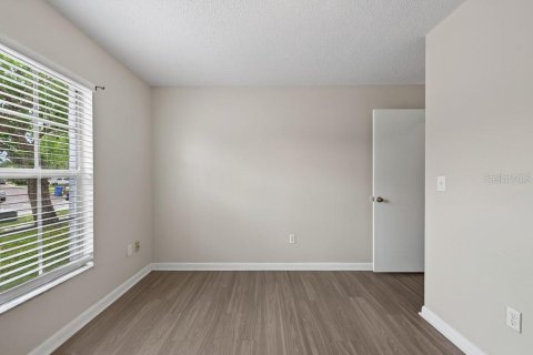 House in Brandon, Florida 3 bedrooms, 108.6 sq.m. № 2406576 - photo 30