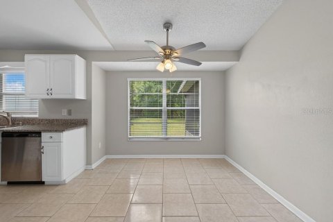 House in Brandon, Florida 3 bedrooms, 108.6 sq.m. № 2406576 - photo 10