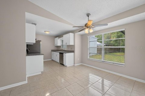 House in Brandon, Florida 3 bedrooms, 108.6 sq.m. № 2406576 - photo 9