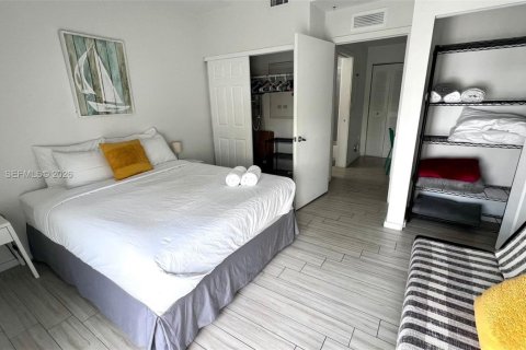 Купить кондоминиум в Майами, Флорида 1 спальня, 59.55м2, № 2065531 - фото 19