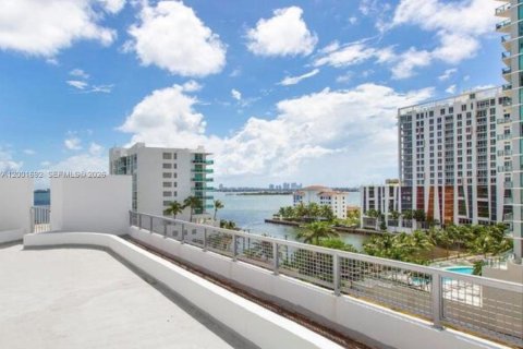 Купить кондоминиум в Майами, Флорида 1 спальня, 59.55м2, № 2065531 - фото 4