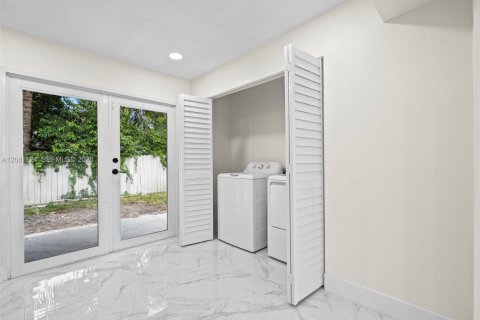 Villa ou maison à vendre à West Park, Floride: 4 chambres, 145.95 m2 № 2340917 - photo 18