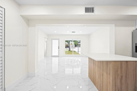 Villa ou maison à vendre à West Park, Floride: 4 chambres, 145.95 m2 № 2340917 - photo 20