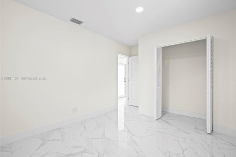 Villa ou maison à vendre à West Park, Floride: 4 chambres, 145.95 m2 № 2340917 - photo 24