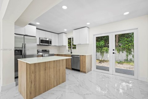 Villa ou maison à vendre à West Park, Floride: 4 chambres, 145.95 m2 № 2340917 - photo 8