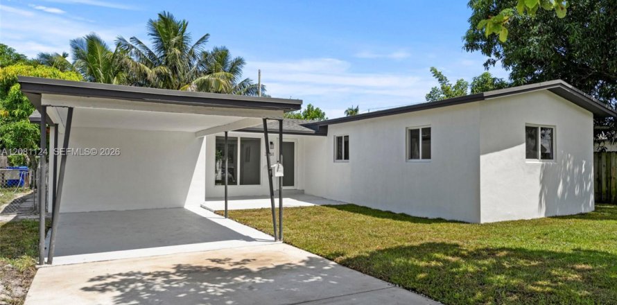 Villa ou maison à West Park, Floride 4 chambres, 145.95 m2 № 2340917