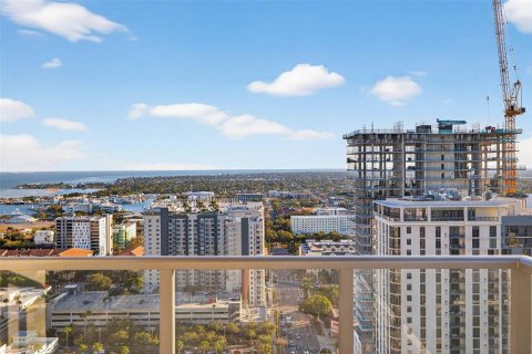Condo in Saint Petersburg, Florida, 3 bedrooms № 2124258 - photo 30